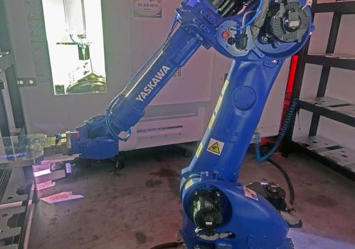 Yaskawa robot voor CNC machines - Van de Brande Techniek