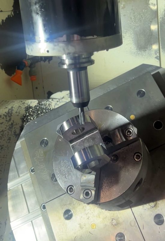 3-assig en 5-assig simultaan frezen - Van de Brande Techniek